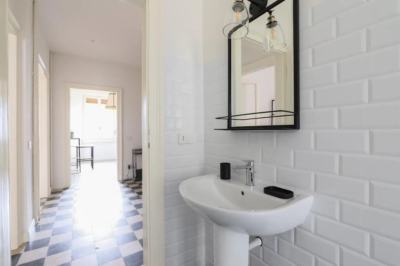 Adelaide Elegant Apartments Milano