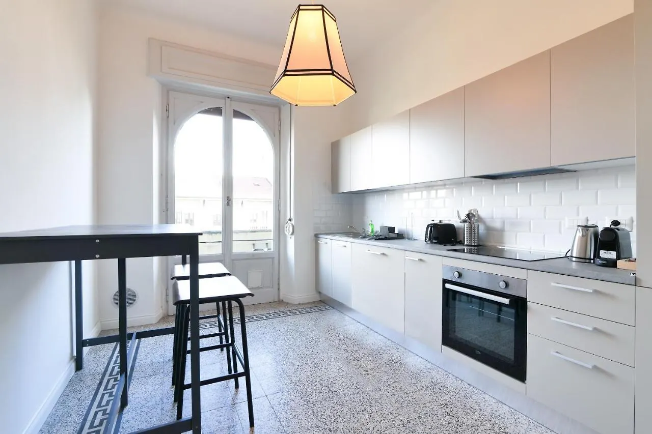 Adelaide Elegant Apartments Milano Italia