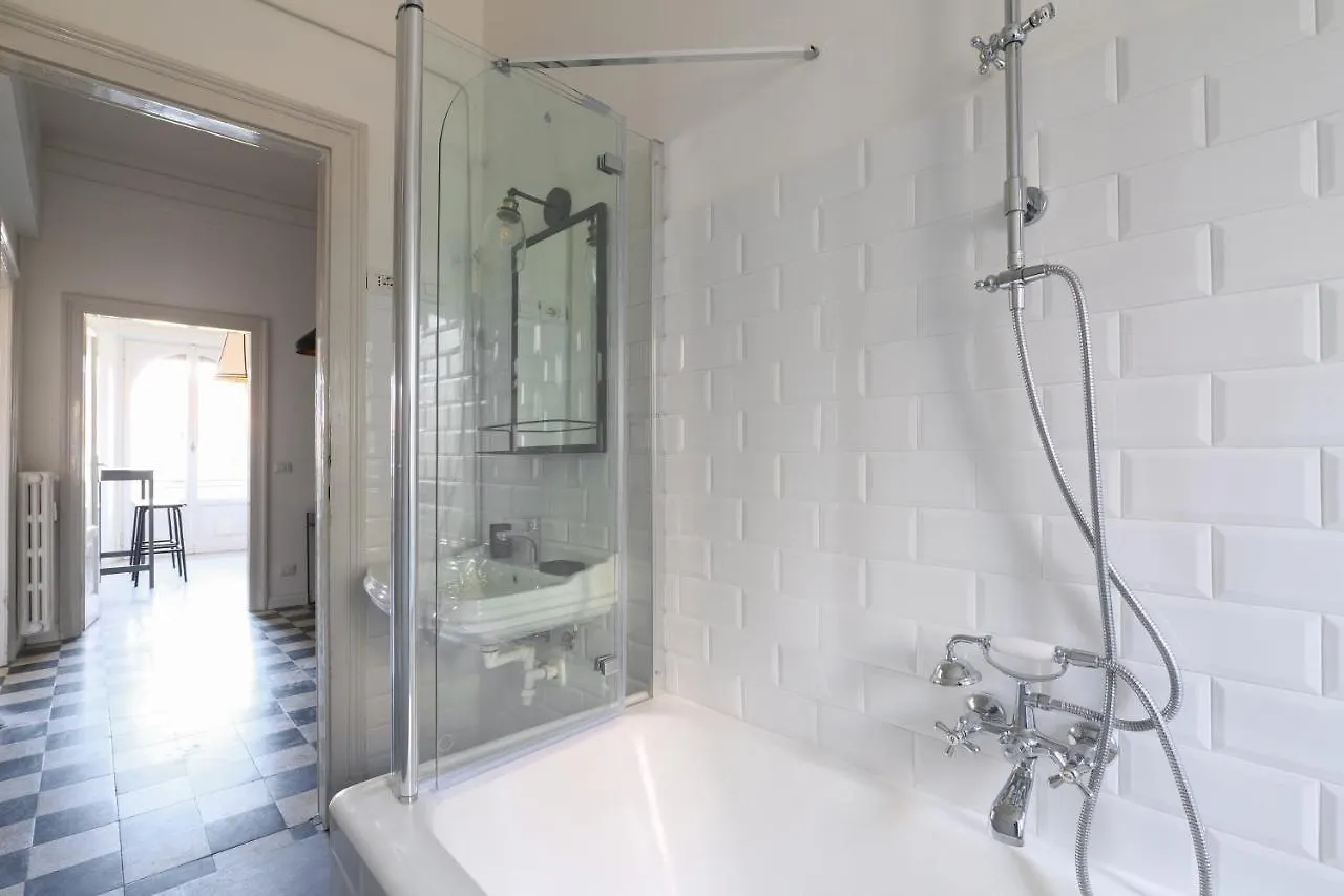 Adelaide Elegant Apartments Milano Italia