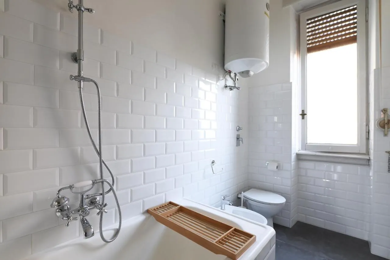 Adelaide Elegant Apartments Milano