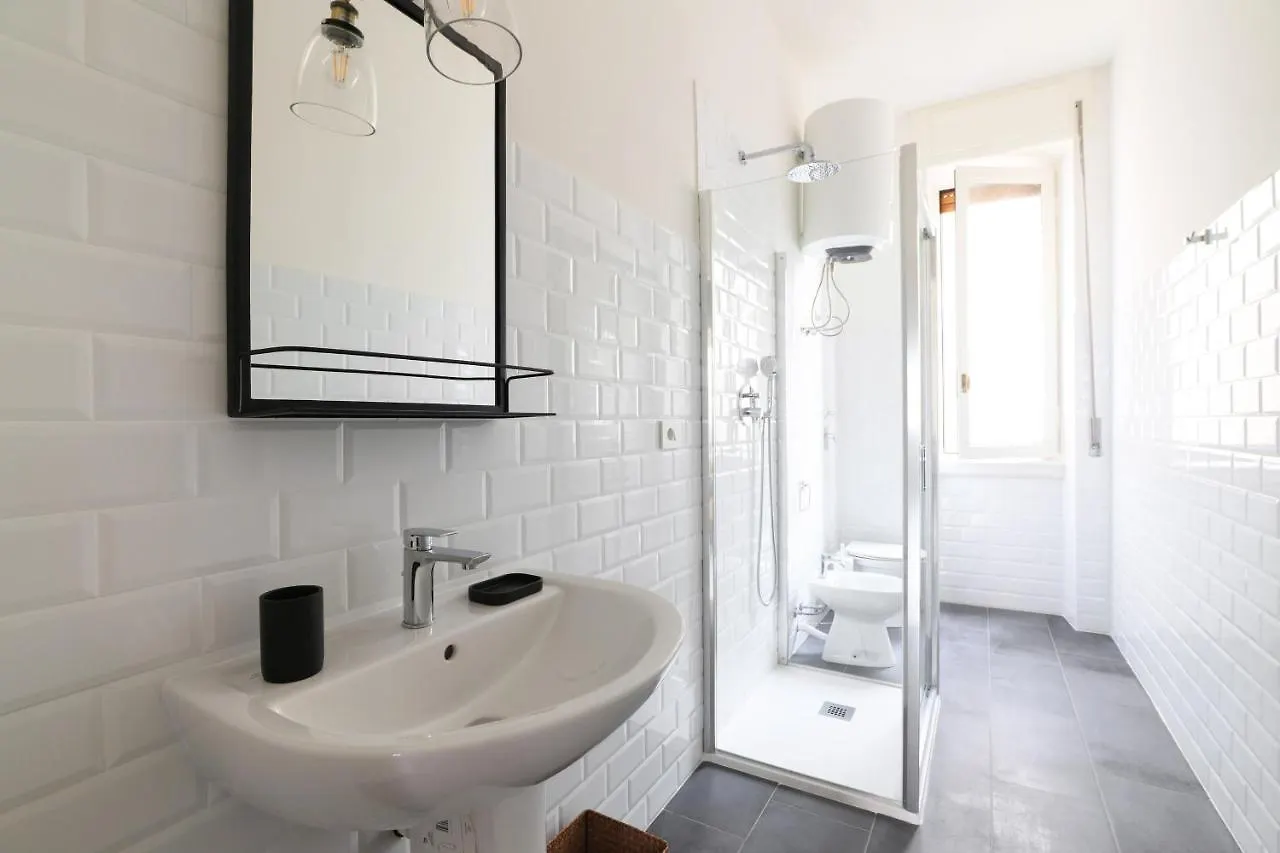 Adelaide Elegant Apartments Milano