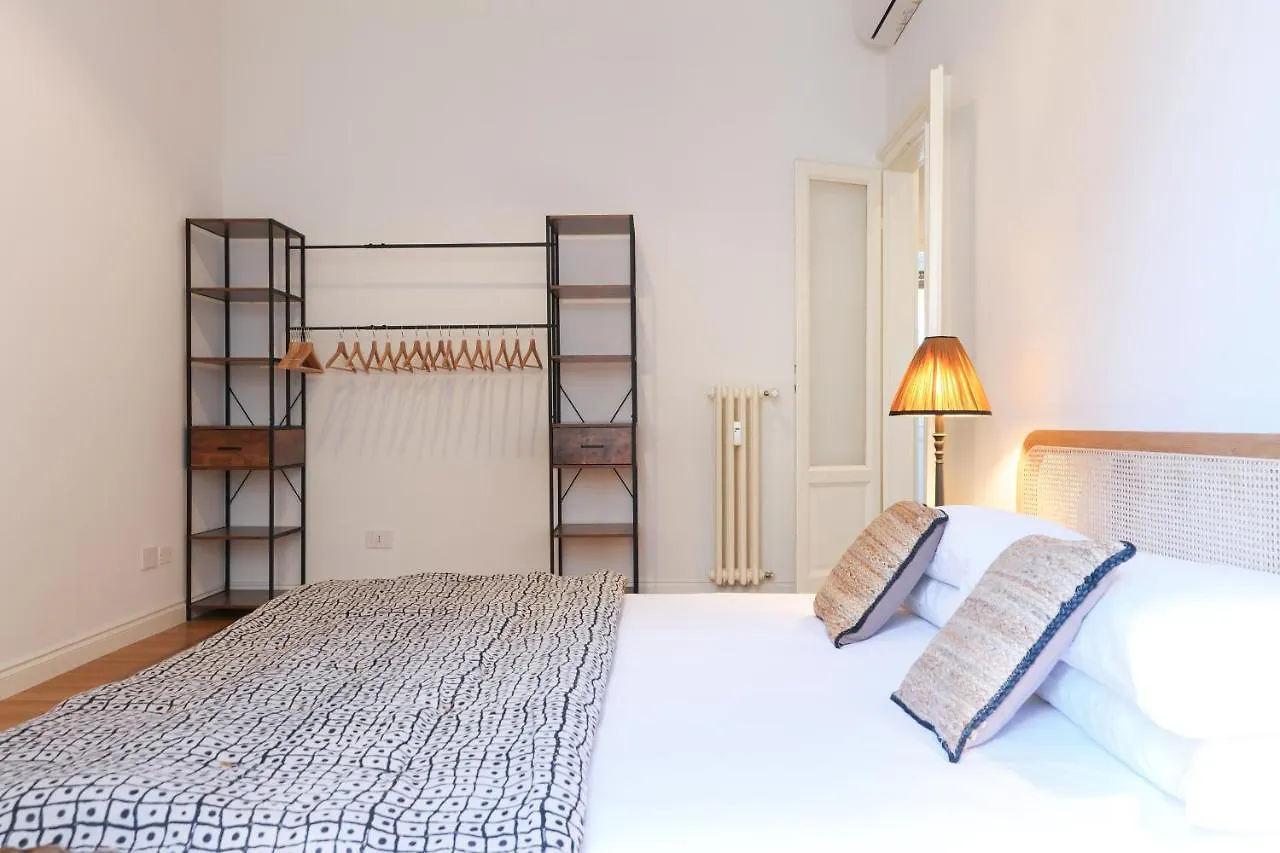 Adelaide Elegant Apartments Milano Italia