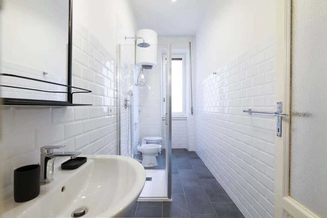 Adelaide Elegant Apartments Milano 0*,  Italia