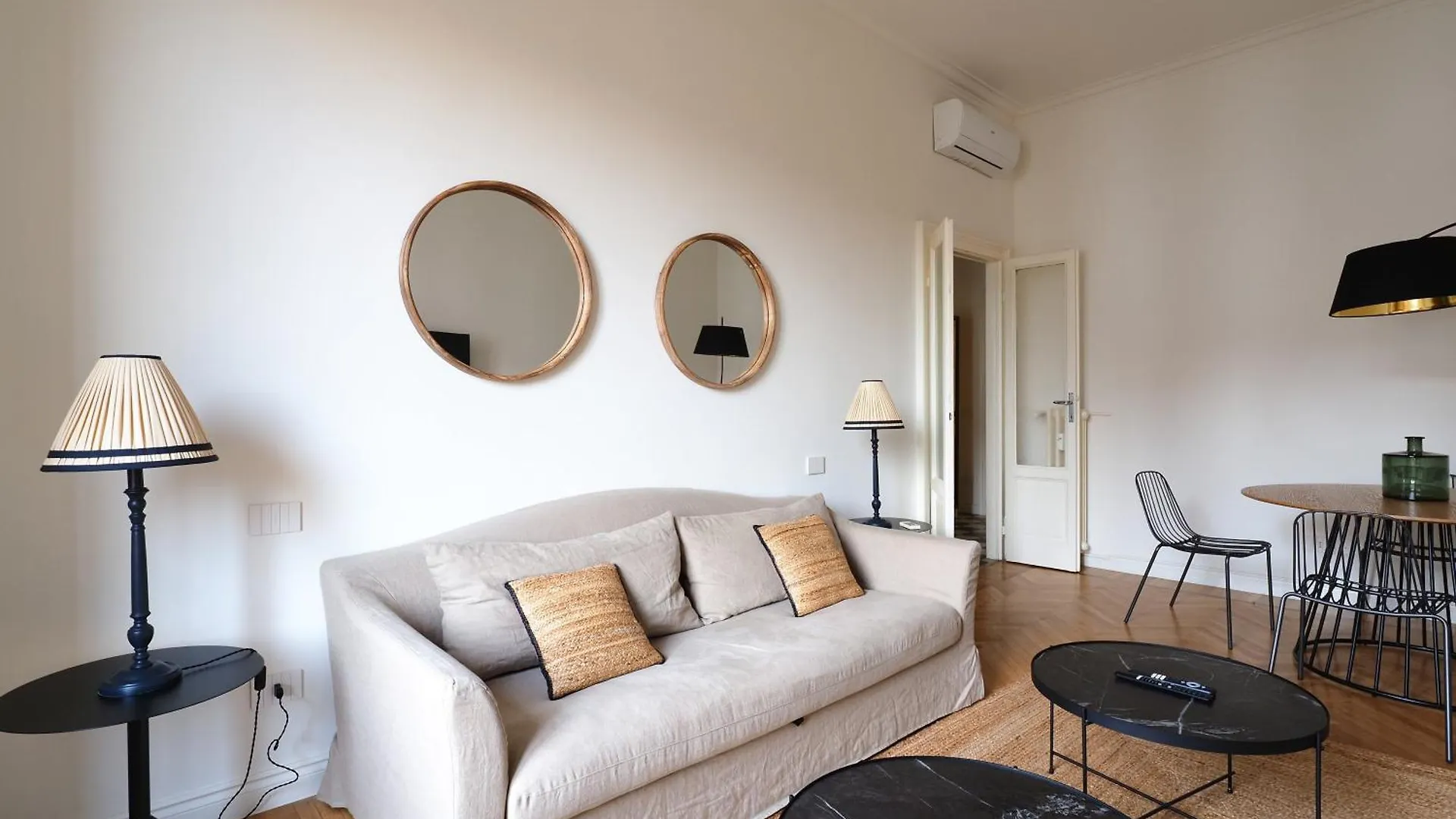 Adelaide Elegant Apartments Milano