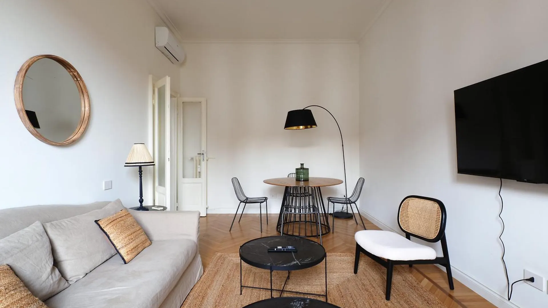 Adelaide Elegant Apartments Milano 0*,  Italia