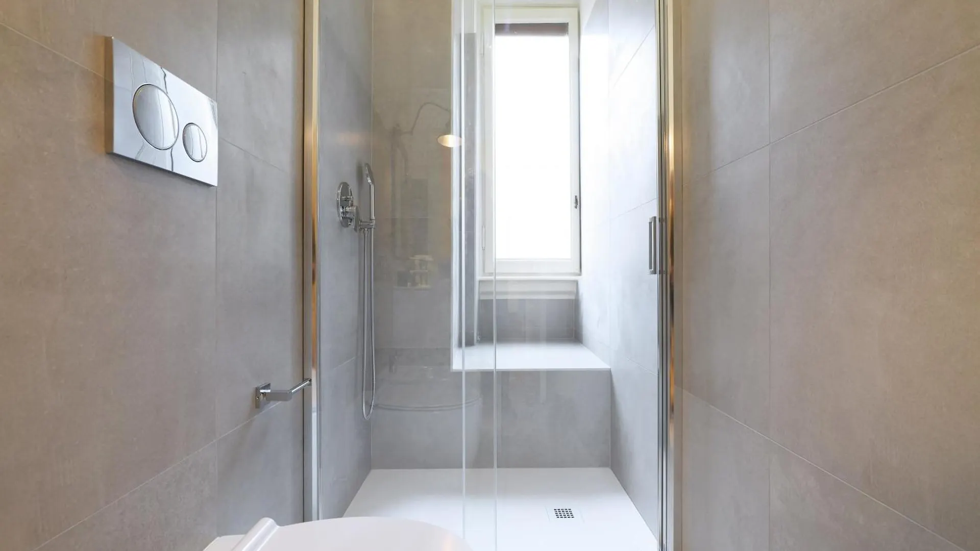 Adelaide Elegant Apartments Milano