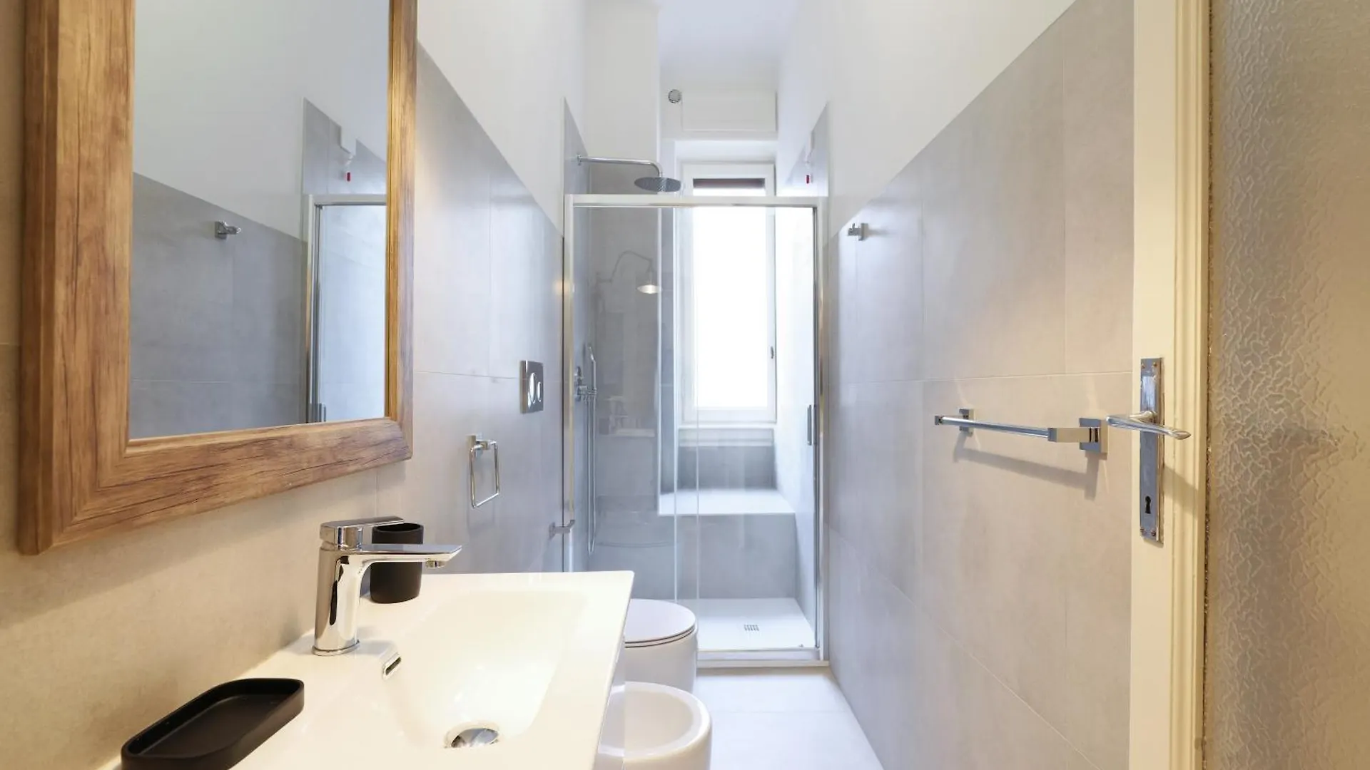 Adelaide Elegant Apartments Milano 0*,
