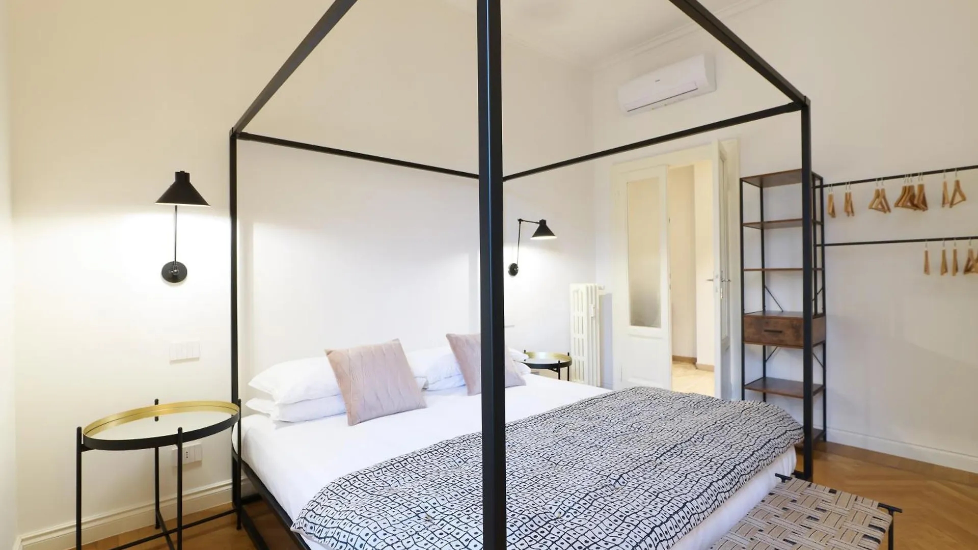 Adelaide Elegant Apartments Milano
