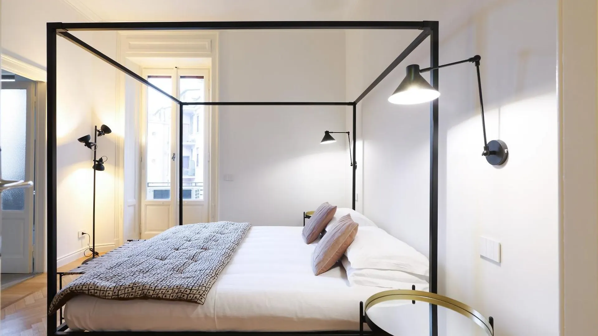 Adelaide Elegant Apartments Milano